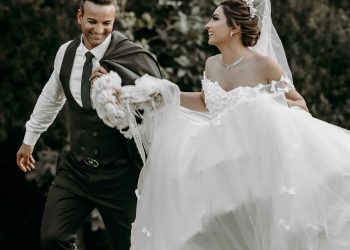 What Styles of Photography Are Best For a Wedding Photographer?