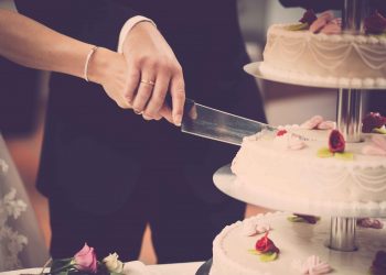 What Should I Look For In A Wedding Cake?